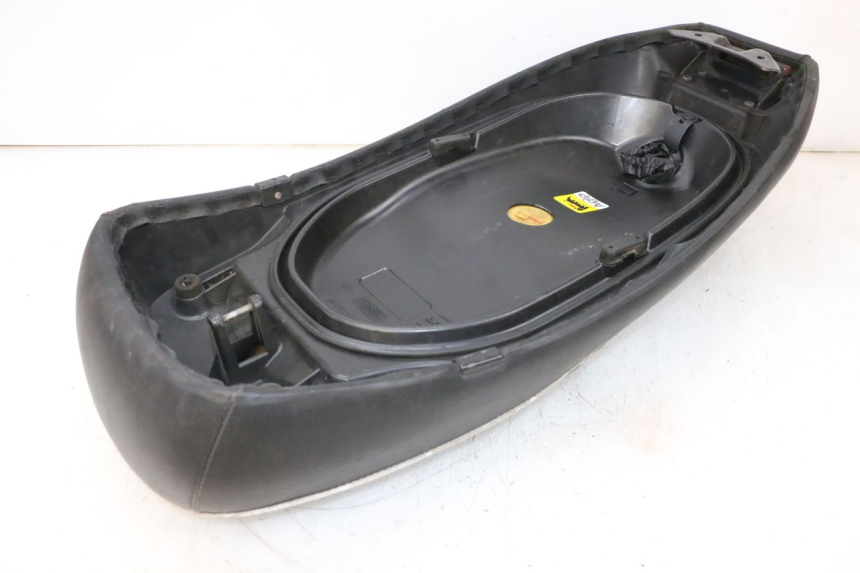 photo de SELLE PIAGGIO VESPA GTS SUPER IE 125 (2009 - 2016) - Alternative Perspektive