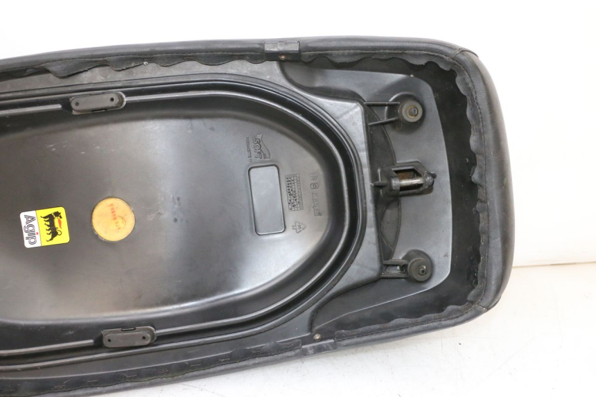 photo de SELLE PIAGGIO VESPA GTS SUPER IE 125 (2009 - 2016) - Oberflächenzustand und Material