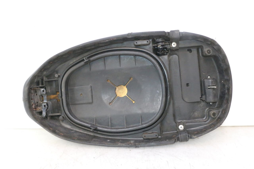 photo de SELLE PIAGGIO VESPA S 2T 50 (2007 - 2014) - Detailansicht des Bauteils