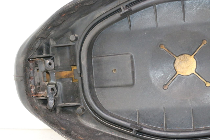 photo de SELLE PIAGGIO VESPA S 2T 50 (2007 - 2014) - Zoom auf Gebrauchszustand