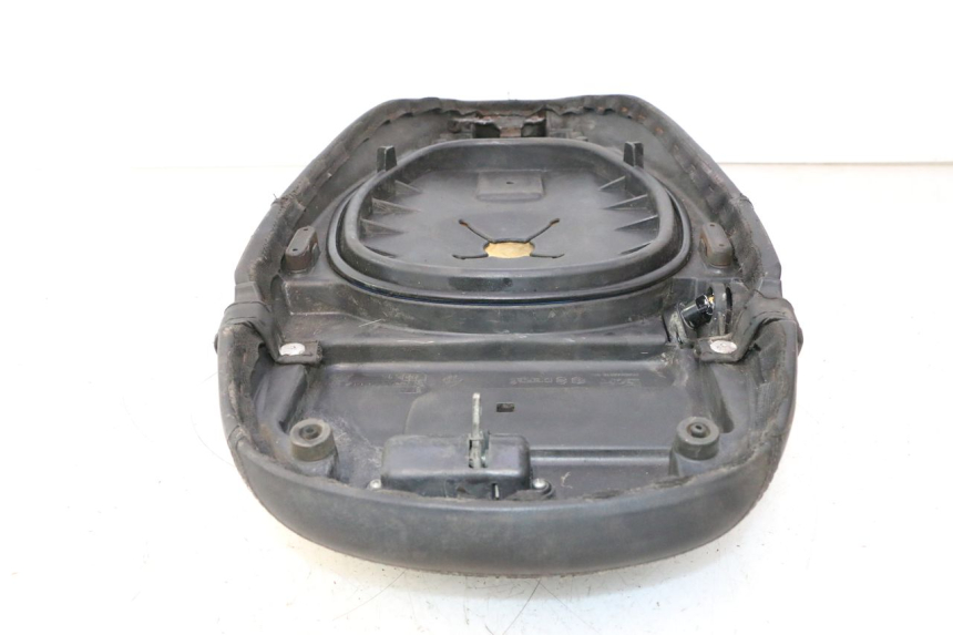 photo de SELLE PIAGGIO VESPA S 2T 50 (2007 - 2014) - Details der Befestigungspunkte