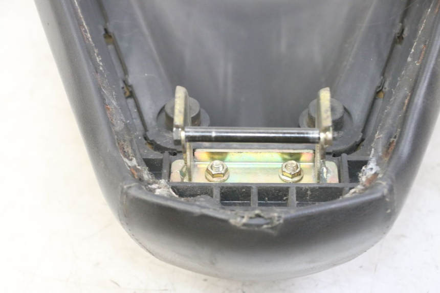 photo de SELLE PEUGEOT VIVACITY NEW 2T 50 (2008 - 2017) - Zoom auf Gebrauchszustand