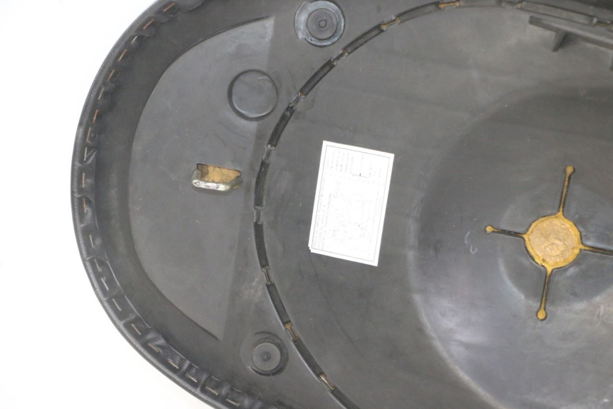 photo de SELLE PEUGEOT VIVACITY NEW 2T 50 (2008 - 2017) - Details der Befestigungspunkte