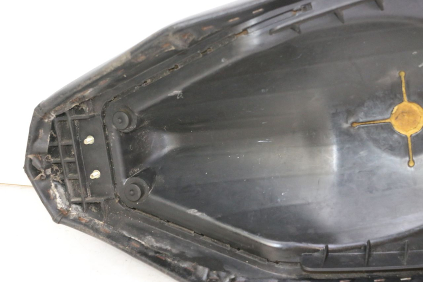 photo de SELLE PEUGEOT VIVACITY NEW 2T 50 (2008 - 2017) - Details der Befestigungspunkte