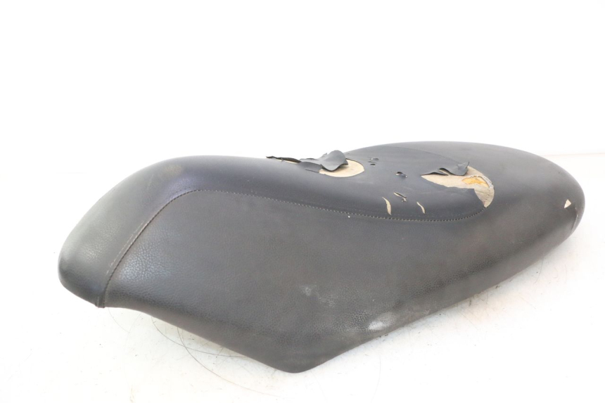 photo de SELLE PEUGEOT VIVACITY NEW 2T 50 (2008 - 2017) - Oberflächenzustand und Material