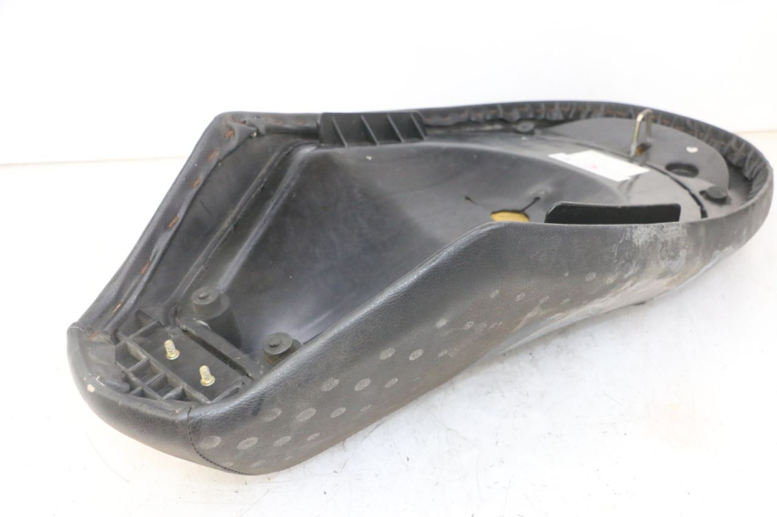 photo de SELLE PEUGEOT VIVACITY NEW 4T 50 (2008 - 2017) - Zoom auf Komponenten