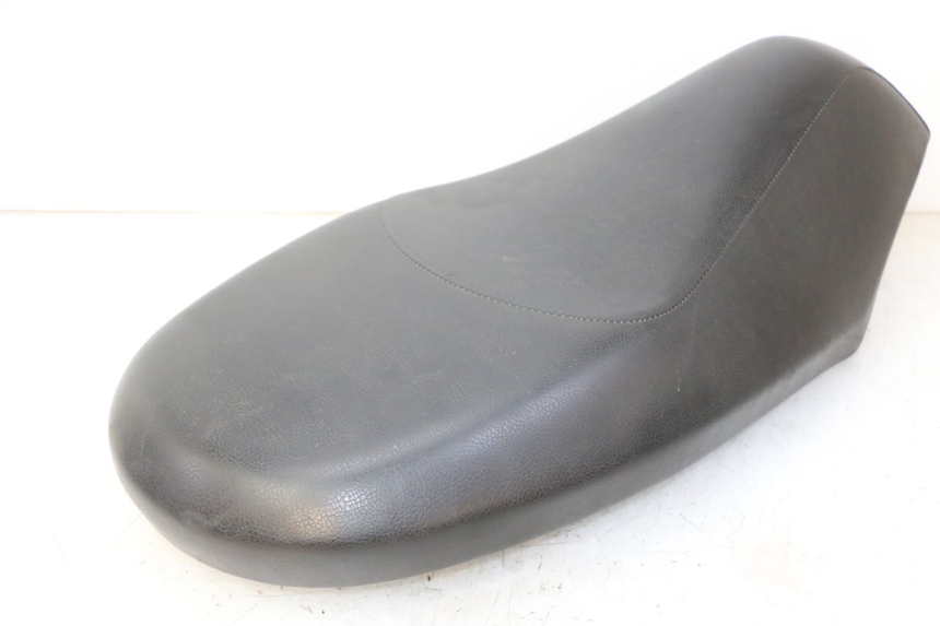 photo de SELLE PEUGEOT VIVACITY NEW 4T 50 (2008 - 2017) - Detailansicht des Bauteils
