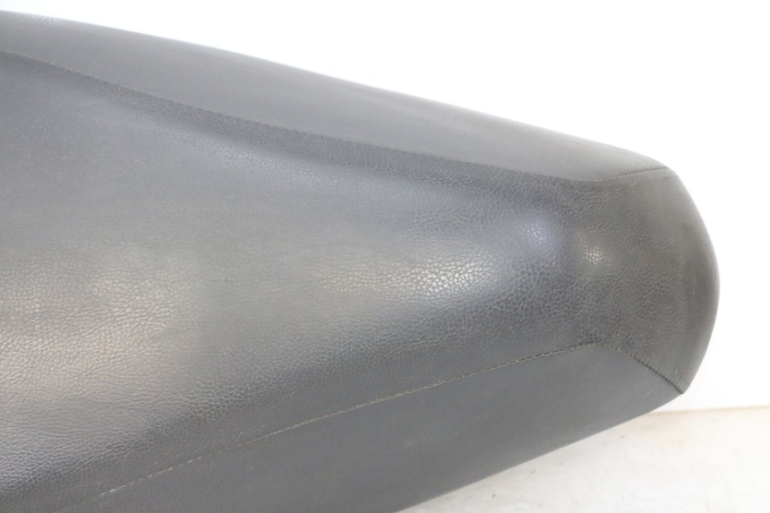 photo de SELLE PEUGEOT VIVACITY NEW 4T 50 (2008 - 2017) - Fokus auf die Struktur