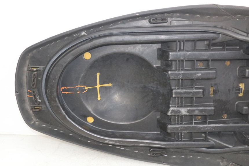 photo de SITZBANK YAMAHA X-MAX XMAX 250 (2006 - 2009) - Hochauflösende Nahaufnahme