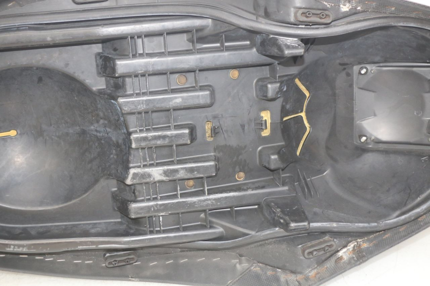 photo de SITZBANK YAMAHA X-MAX XMAX 250 (2006 - 2009) - Ergänzendes Produktfoto