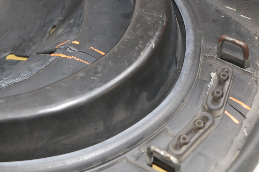 photo de SITZBANK YAMAHA X-MAX XMAX 250 (2006 - 2009) - Oberflächenzustand und Material