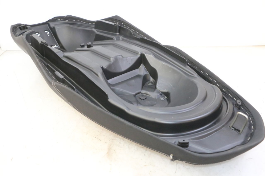 photo de SITZ YAMAHA XMAX X-MAX 125 (2021 - 2025) - Alternative Perspektive