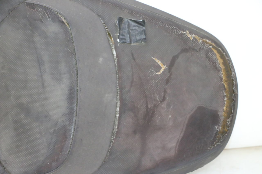 photo de SITZBANK YAMAHA X-MAX XMAX 250 (2006 - 2009) - Oberflächenzustand und Material