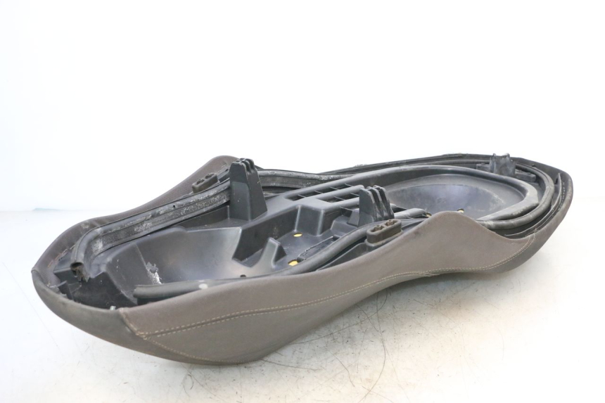 photo de SELLE YAMAHA X-MAX XMAX 125 (2010 - 2013) - Details der Befestigungspunkte