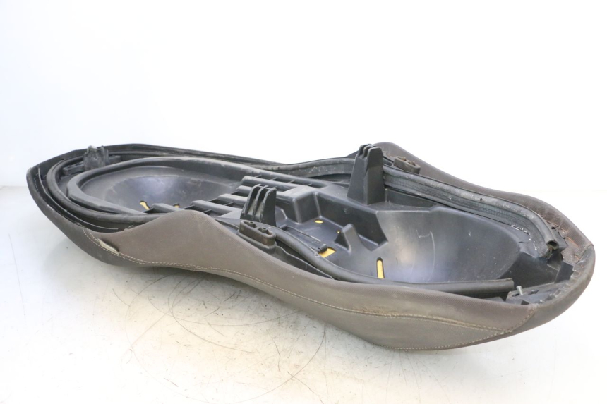 photo de SELLE YAMAHA X-MAX XMAX 125 (2010 - 2013) - Oberflächenzustand und Material