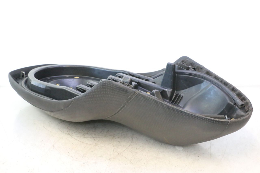 photo de SITZBANK YAMAHA XMAX X-MAX 125 (2006 - 2009) - Zoom auf Gebrauchszustand