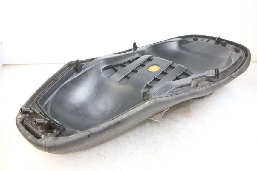 photo de SITZBANK PIAGGIO X10 125 (2012 - 2017) - Oberflächenzustand und Material