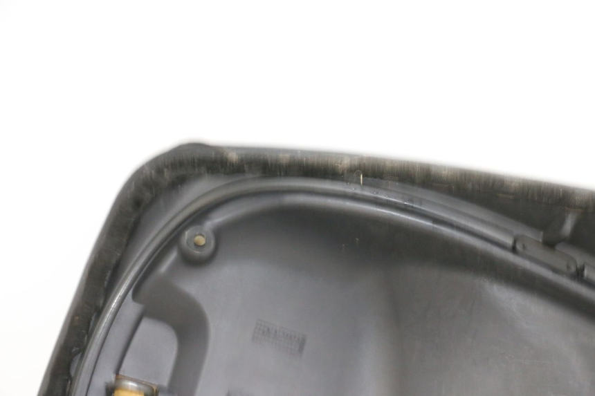 photo de SITZBANK PIAGGIO X8 125 (2004 - 2007) - Detaillierte Sichtprüfung