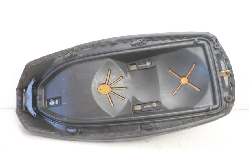 photo de SITZ PIAGGIO X9 AMALFI 180 (2000 - 2003) - Weitere Ansicht des Artikels