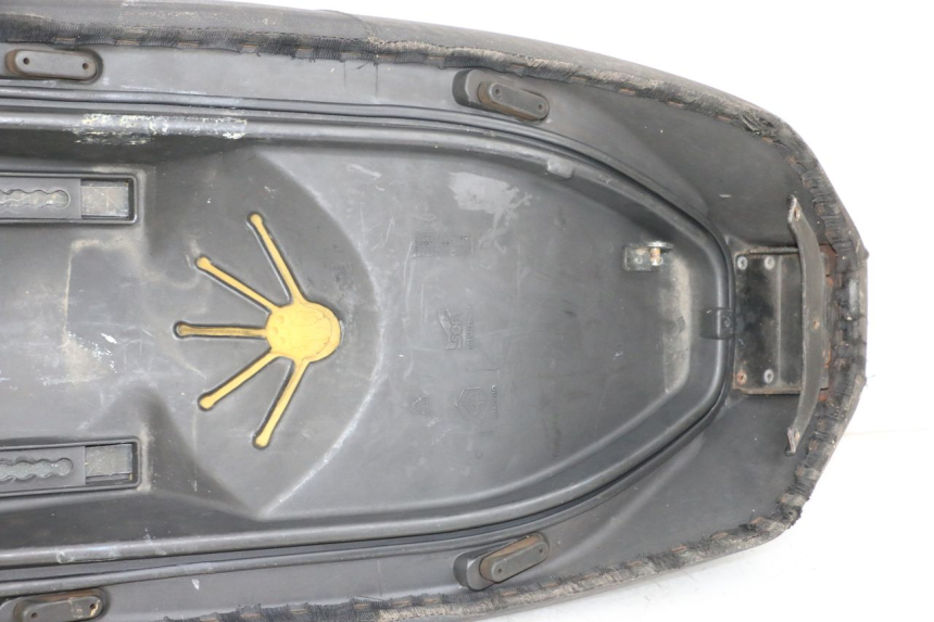 photo de SITZBANK PIAGGIO X9 125 (2000 - 2003) - Hochauflösende Nahaufnahme