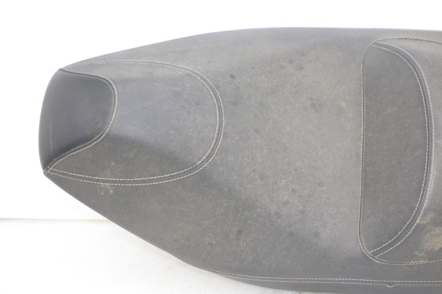 photo de SITZBANK PIAGGIO XEVO - X EVO 125 (2007 - 2017) - Fokus auf die Struktur