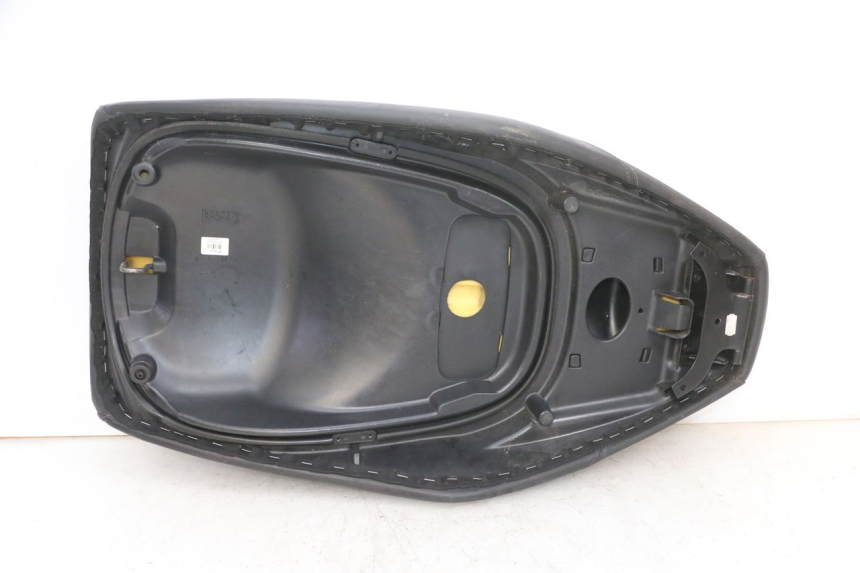 photo de SITZBANK PIAGGIO XEVO - X EVO 125 (2007 - 2017) - Geprüftes Gebrauchtteil