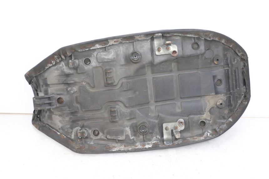 photo de SITZ YAMAHA XJ F 900 (1983 - 1994) - Details der Befestigungspunkte