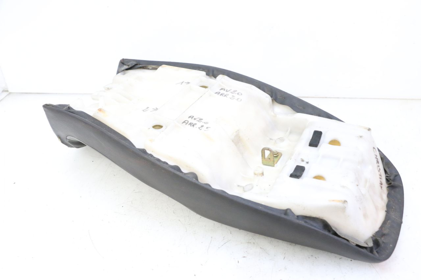 photo de SELLE YAMAHA XJN DIVERSION 600 (2000 - 2003) - Gesamtansicht des Produkts