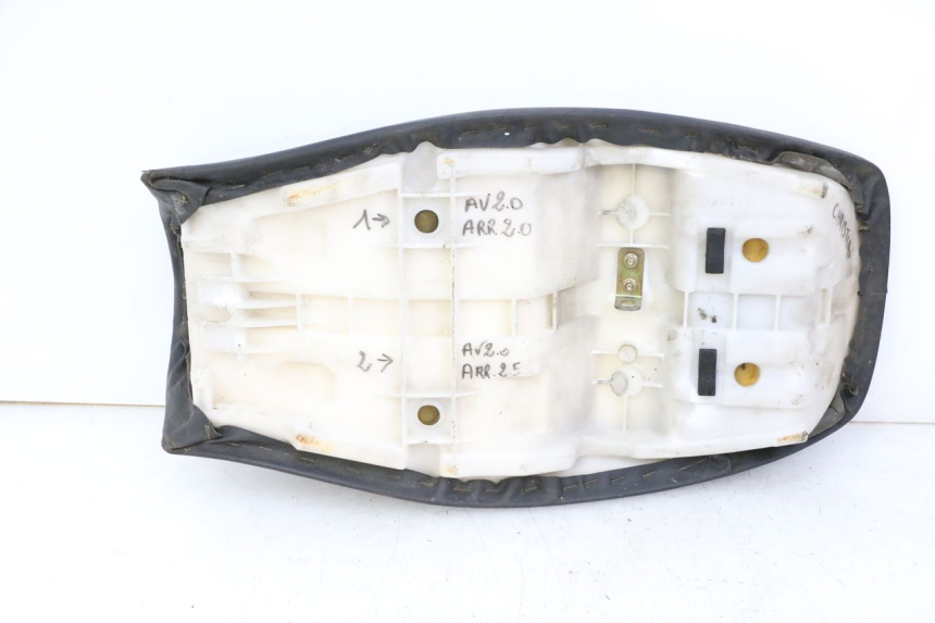 photo de SELLE YAMAHA XJN DIVERSION 600 (2000 - 2003) - Oberflächenzustand und Material