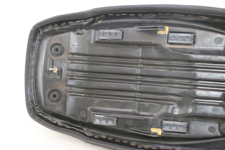 photo de SITZ HONDA XLV VARADERO 125 (2007 - 2012) - Oberflächenzustand und Material
