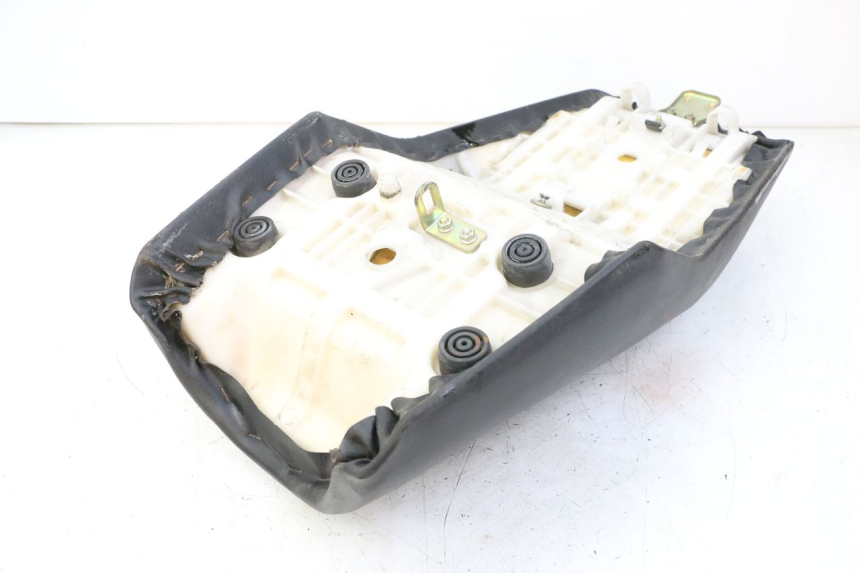 photo de SELLE YAMAHA FZS FAZER 600 (2001 - 2003) - Oberflächenzustand und Material