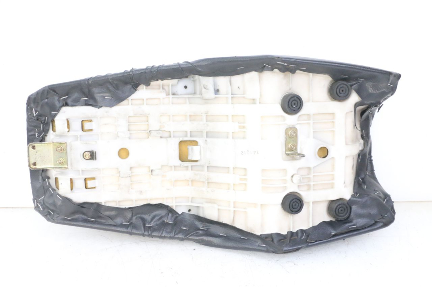 photo de SELLE YAMAHA FZS FAZER 600 (2001 - 2003) - Zoom auf Komponenten