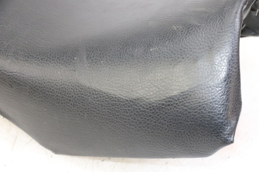 photo de SELLE YAMAHA FZS FAZER 600 (2001 - 2003) - Fokus auf die Struktur