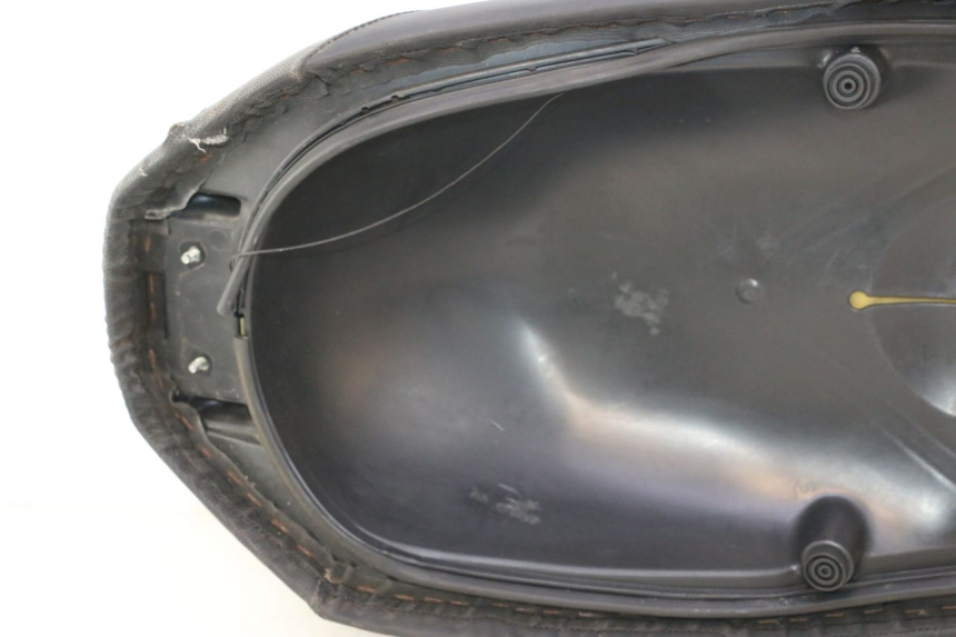 photo de SITZBANK YAMAHA YP MAJESTY 125 (2007 - 2010) - Detailansicht des Bauteils