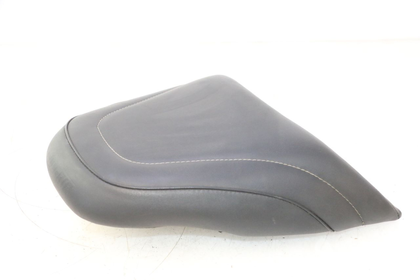 photo de SITZBANK YAMAHA YP MAJESTY 125 (2007 - 2010) - Oberflächenzustand und Material