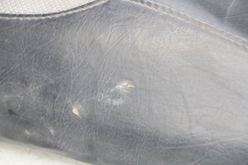 photo de SITZBANK YIYING YY50QT-10 50 (2007 - 2022) - Oberflächenzustand und Material