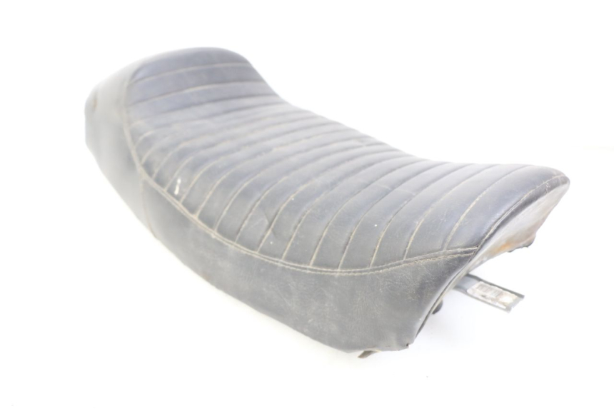 photo de SELLE KAWASAKI ZEPHYR 1100 ( - 1995) - Oberflächenzustand und Material