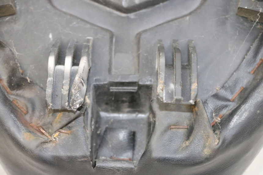 photo de SITZ KYMCO ZING 125 (1997 - 2003) - Details der Befestigungspunkte