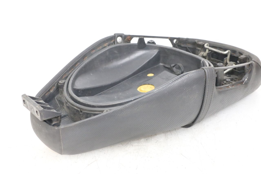 photo de SITZ PIAGGIO ZIP RST 50 (1996 - 1998) - Kennzeichnungen und Originalreferenzen