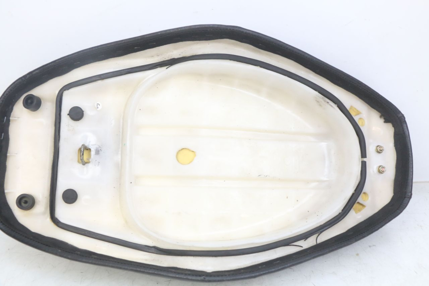 photo de SELLE UNIVERSAL BIKE ZN50QT-11B 50 (2018 - 2021) - Oberflächenzustand und Material