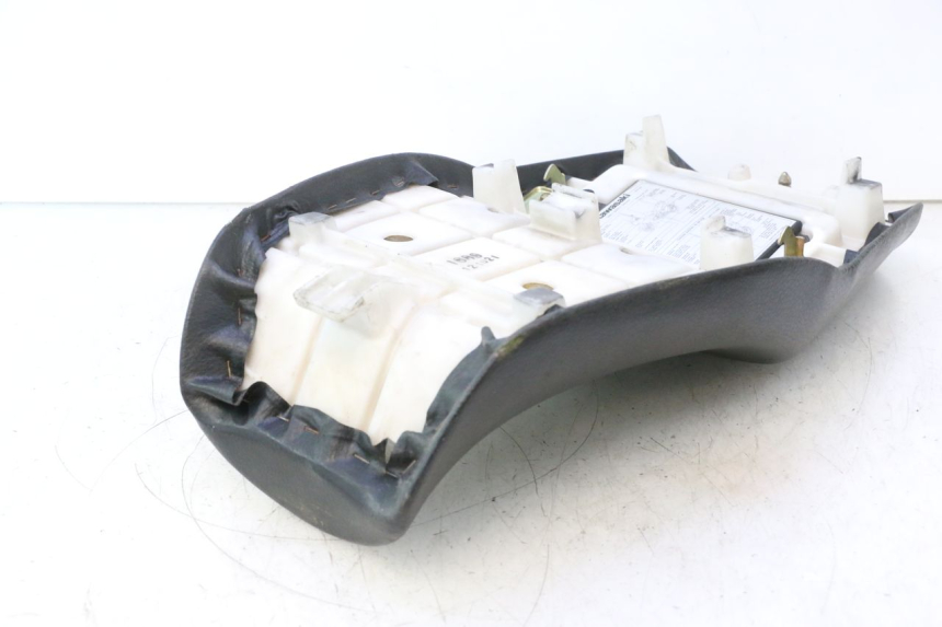 photo de SITZBANK KAWASAKI ZZR 600 (1995 - 2004) - Ergänzendes Produktfoto