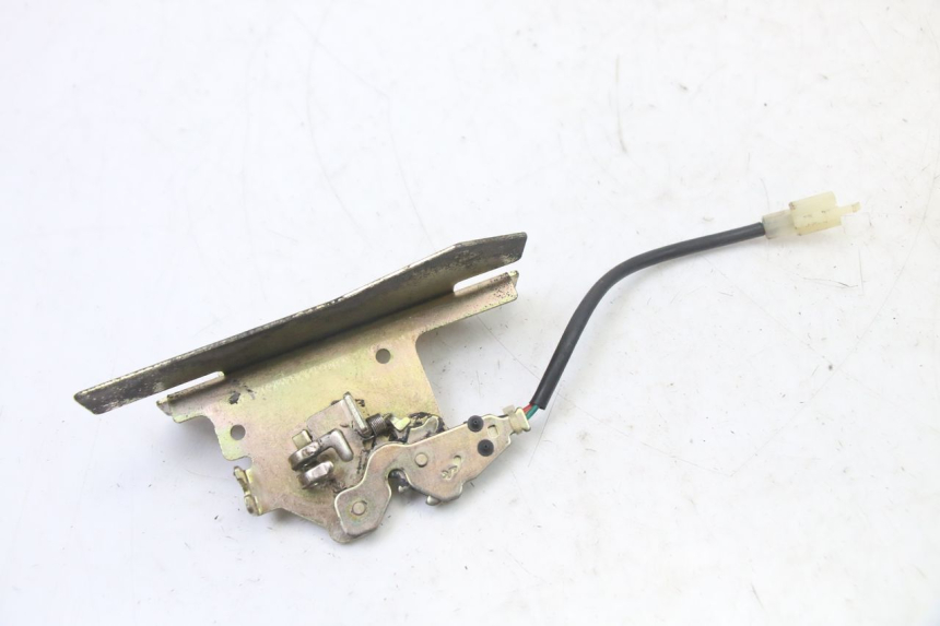 photo de SITZBANKSCHLOSS KYMCO DINK STREET 125 (2009 - 2014) - Zoom auf Gebrauchszustand