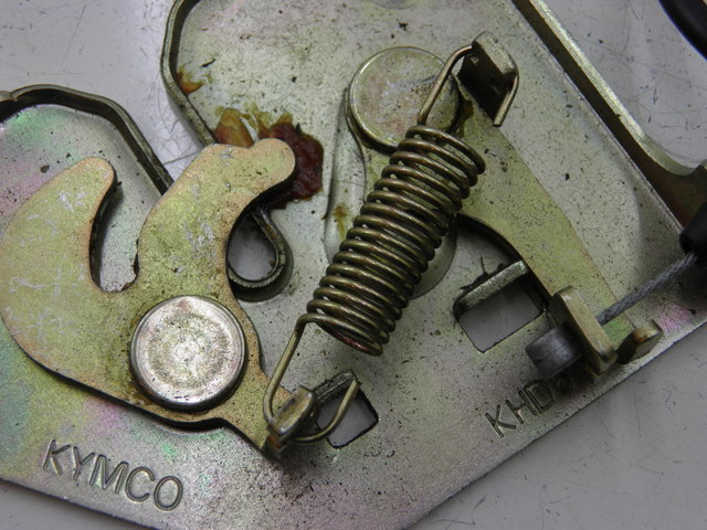 photo de SITZSCHLOSS KYMCO QUANNON NAKED 125 (2010) - Zoom auf Gebrauchszustand