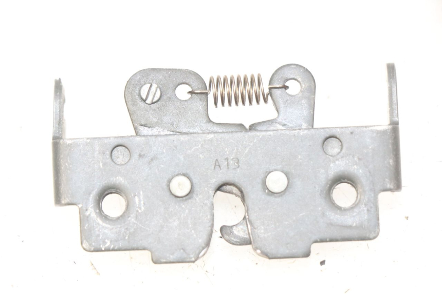 photo de SITZBANKSCHLOSS PIAGGIO MP3 LT 300 (2010 - 2016) - Detailansicht des Bauteils