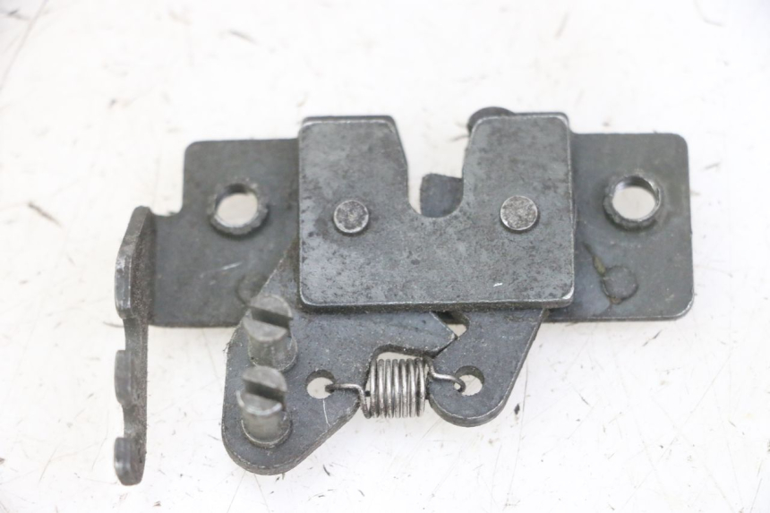 photo de SITZBANKSCHLOSS PIAGGIO MP3 LT 300 (2010 - 2016) - Zoom auf Gebrauchszustand