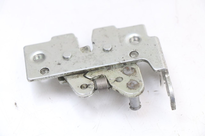 photo de SITZBANKSCHLOSS PIAGGIO MP3 125 (2006 - 2014) - Zoom auf Gebrauchszustand