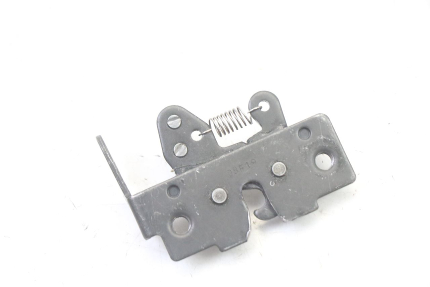 photo de SITZBANKSCHLOSS PIAGGIO MP3 500 (2011 - 2015) - Zoom auf Gebrauchszustand