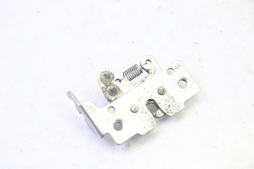 photo de SITZBANKSCHLOSS PIAGGIO MP3 125 (2006 - 2014) - Zoom auf Gebrauchszustand