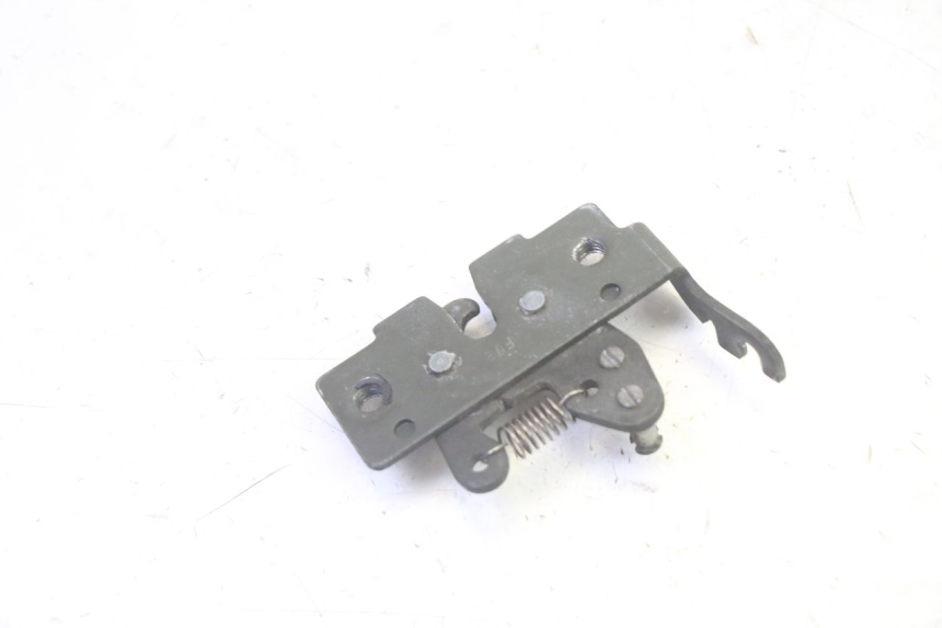 photo de SITZSCHLOSS PIAGGIO MP3 RL 250 (2006 - 2010) - Alternative Perspektive