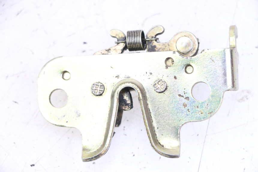 photo de SITZBANKSCHLOSS PEUGEOT KISBEE 2T 50 (2010 - 2017) - Zoom auf Gebrauchszustand